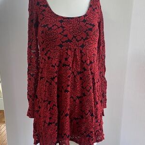 La Hearts Red and Black Floral Lace Dress